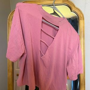 Ripped & cropped pink t. Perfect for a concert!